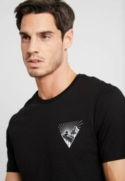 Pier One T-Shirt Con StampaBlack Uomo T-shirt E Polo PI922O09R-Q11 9 Pier One T-Shirt Con StampaBlack Uomo T-shirt E Polo PI922O09R-Q11 -Negozio online Pier One Italia d5edb0f9835145e2af2697295f315443