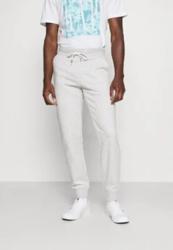 Pier One 3 PackPantaloni SportiviMottled Light Grey/Mottled Dark Blue/Black Uomo Pantaloni PI922E040-C11 -Negozio online Pier One Italia d679c40ba0d14e65a4301cbba3b7065f scaled