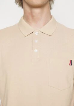 Pier One Tricolore Trim PoloBeige Uomo T-shirt E Polo PI922P03N-B11 11 Pier One Tricolore Trim PoloBeige Uomo T-shirt E Polo PI922P03N-B11 -Negozio online Pier One Italia da9ebb752c2e49cfb0673935dd422caf