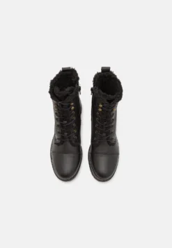 Pier One LeatherStivaletti StringatiBlack Donna Stivaletti PI911X03O-Q11 -Negozio online Pier One Italia dc9941875ae74db9824294363246e029 scaled