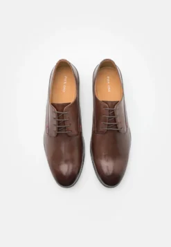 Pier One LeatherStringateBrown Uomo Scarpe Eleganti PI912M0E7-O11 9 Pier One LeatherStringateBrown Uomo Scarpe Eleganti PI912M0E7-O11 -Negozio online Pier One Italia e16ae3bcd3554c4ebf4319c6e9f00c52 scaled