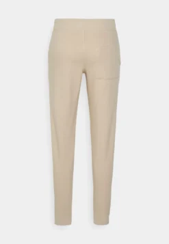 Pier One 2 PackPantaloni SportiviTan/Black Uomo Pantaloni Sportivi E Joggers PI922E03K-B11 -Negozio online Pier One Italia e37cd0fa790040659bce42089e27c74a scaled