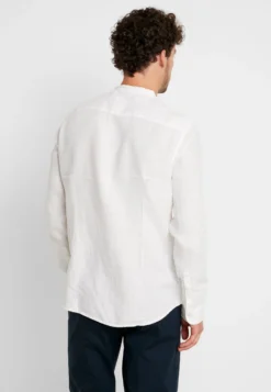 Pier One CamiciaWhite Uomo Camicie PI922D0B0-A11 -Negozio online Pier One Italia e5ec1c0717ed4674a2738914085fcccd scaled