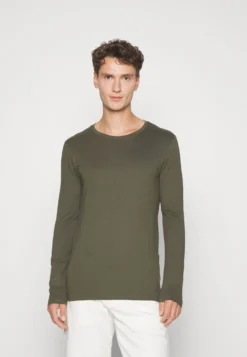 Pier One 2 PackMaglietta A Manica LungaBlack/Khaki Uomo T-shirt E Polo PI922O0GT-Q12 9 Pier One 2 PackMaglietta A Manica LungaBlack/Khaki Uomo T-shirt E Polo PI922O0GT-Q12 -Negozio online Pier One Italia ea81510192644df0b8474502b4279a35 scaled