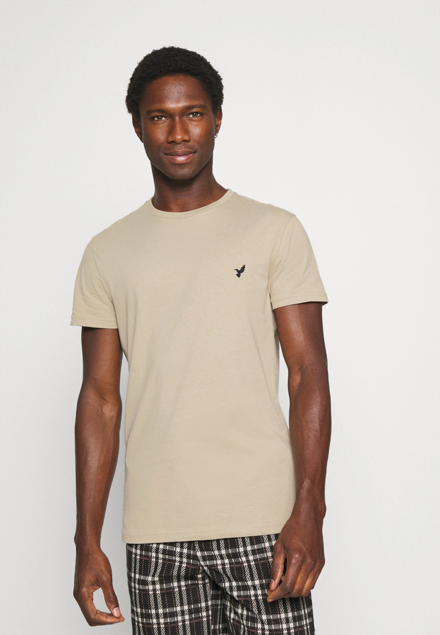 Pier One T-Shirt BasicBeige Uomo T-shirt E Polo PI922O0KZ-B11 1 Pier One T-Shirt BasicBeige Uomo T-shirt E Polo PI922O0KZ-B11
