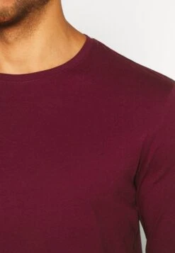 Pier One PigiamaBordeaux Uomo Per La Notte PI982M033-G11 -Negozio online Pier One Italia ee02e18bc0fe4bdfafb3b53c3a7a045d