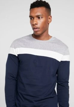 Pier One Maglietta A Manica LungaGrey/Dark Blue Uomo T-shirt E Polo PI922O0GL-C11 -Negozio online Pier One Italia fe00904878e347c082c5811f3750ffa3